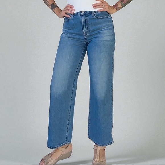 Uniqlo Wide Straight Jeans | Size 26 (66cm) | Blue Wash | Excellent Condition 👖✨ - Picture 1 of 10